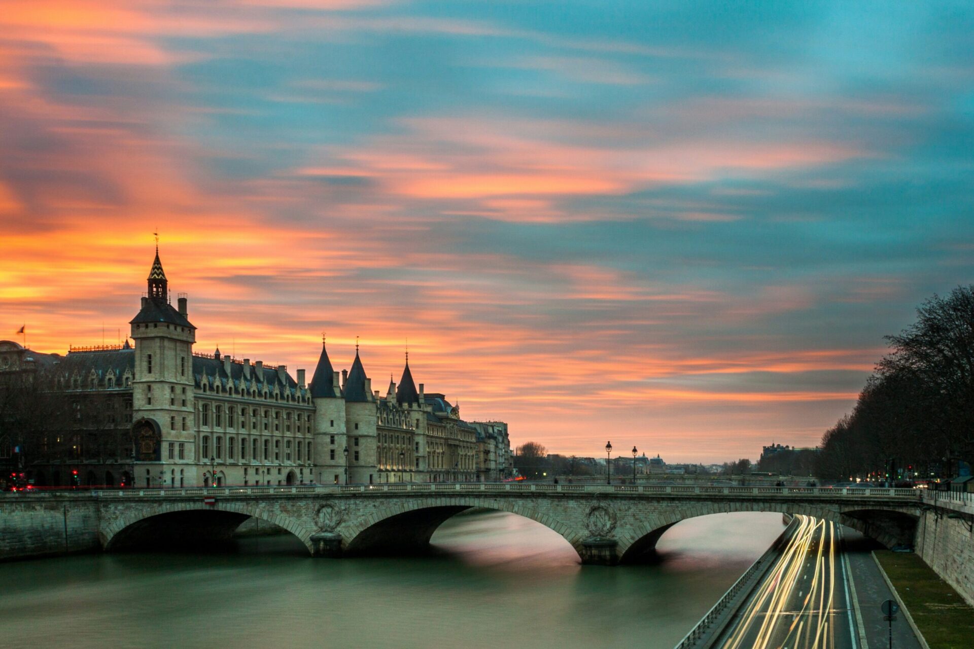 Paris au coucher du soleil
